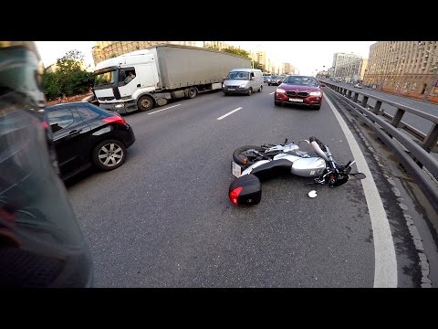 Видео: Yamaha YBR 125. С почином - первое ДТП.