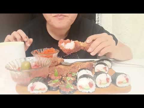 Видео: Мукбанг крылья и роллы 