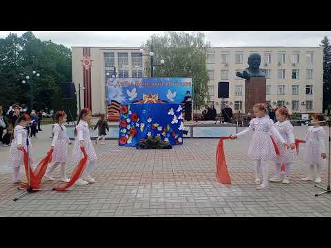 Видео: Композиция "Красные маки" лауреаты 3 степени Республиканского Фестиваля "Мы этой памяти верны!"