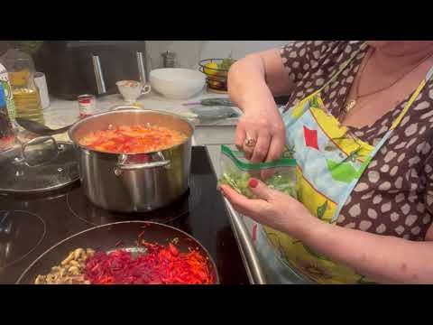 Видео: Вкусно и без Мяса! ПОСТНЫЙ, СЫТНЫЙ , ОЧЕНЬ ВКУСНЫЙ КРАСНЫЙ БОРЩ.