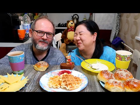 Видео: Мукбанг Каша с Венскими вафлями / Интересный вопрос про картины / Mukbang
