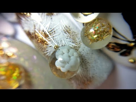 Видео: Candy Ball. Новогодний дизайн ногтей 2019. Веточка ёлки и стеклянные ёлочные шарики.