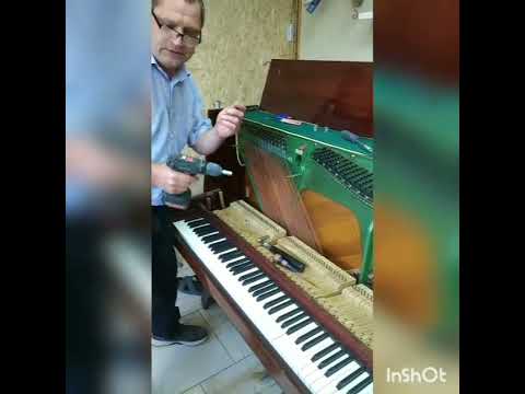 Видео: #Замена колков пианино на босовых струнах.