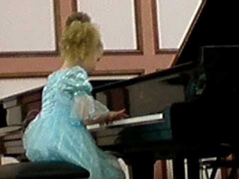 Видео: Varvara Kutuzova 7yo Чайковский Шопен 1класс ЦМШ