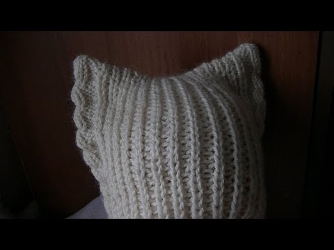 Видео: Вязание шапки с ушками на спицах.  Knitting hats with ears on the needles.