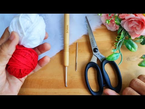 Видео: 4 невероятно выгодных вязаных крючком сладостей на Рождество 🧣✨ (с субтитрами)