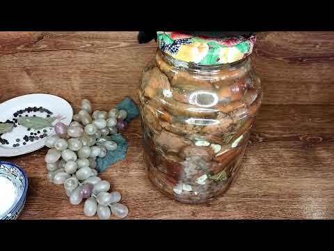 Видео: Как засолить грибы рыжики. Через 3-4 дня можно есть.