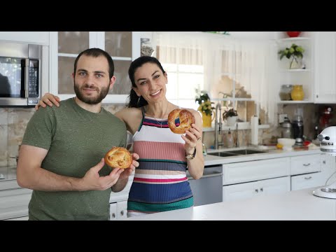 Видео: Арнак Готовит Мягкие Крендели - Рецепт от Эгине - Heghineh Cooking Show in Russian