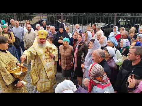 Видео: Крестный ход в Свято-Елисаветинском монастыре на Престольный праздник