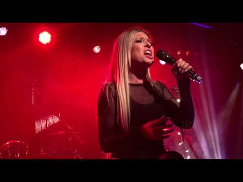 Видео: Цунами  (Акустика)- Рита Дакота