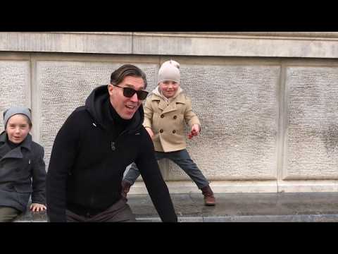 Видео: а должен ли муж, жене  по хозяйству помогать?