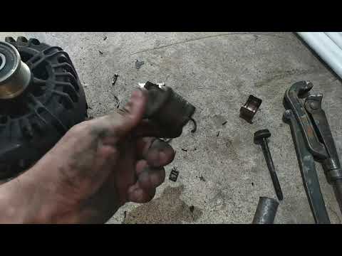 Видео: Opel Vivaro Renault traffic 2.0,Ремонт кондиционера ,замена обгонной муфты генератора