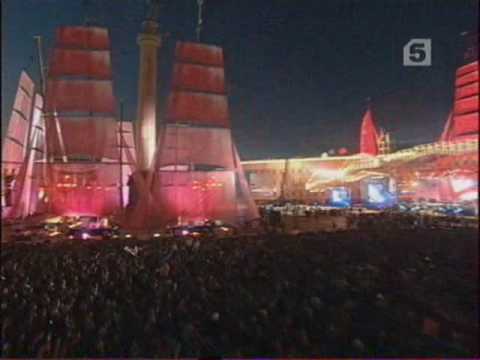 Видео: Братья Грим - Молчат микрофоны (Алые Паруса 2007)