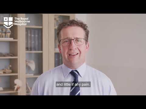 Видео: Перелом пятой плюсневой кости (с аудиоописанием)