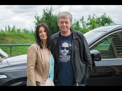 Видео: Екатерина Стриженова: «За автомобили в нашей семье отвечает Александр!»