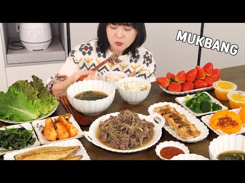 Видео: Мукбанг :) вкуснейшая домашняя еда (булгоги из говядины, тофу, скумбрия на гриле, суп из мальвы)