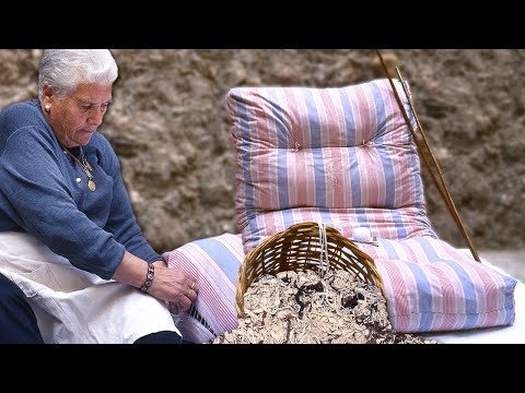 Видео: Производитель матрасов. Матрасы ручной работы из чистой овечьей шерсти в деревне