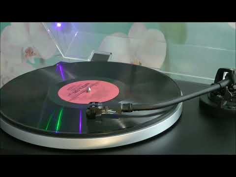 Видео: Пластинка. А. Пугачева, Яак Йоала, Ю. Антонов, В. Леонтьев, в сборнике - Песня на Бис, 1982