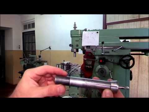 Видео: Фрезерование для чайников. Как сменить инструмент на фрезерном станке