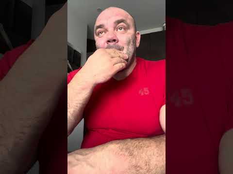 Видео: Три приседа в день, Карлос Насар и польза приседа без наколенников 