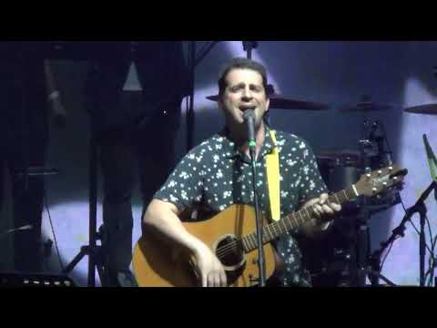 Видео: Петр Налич и бэнд на фестивале BeatlesFest в клубе Base 05.10.2024г.