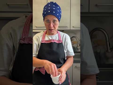 Видео: Витаминный Салат с Луком Порей 