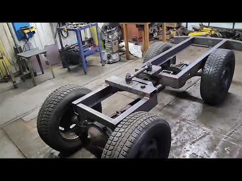 Видео: самодельный минипогрузчик