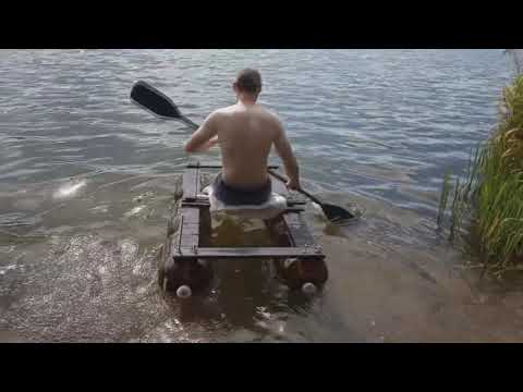 Видео: Плот из пластиковых кег