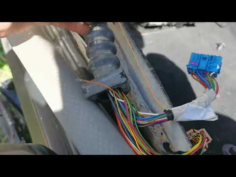 Видео: Пассат б5 разряжается аккумулятор, ошибка 01329 блок комфорта   работает в аварийном режиме.