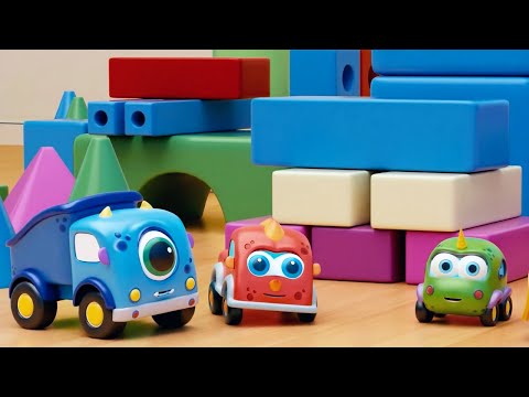 Видео: Машинки Мокас 🚕 Машинки строят замок 🚙 Развивающие мультики для детей и малышей 🚗