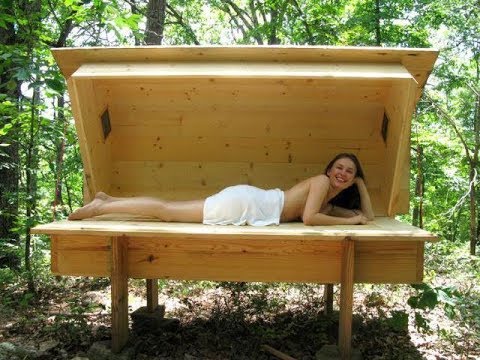 Видео: 🔴🔴🔴 Лечение пчелами в домике где живут пчелы..Крым 2018