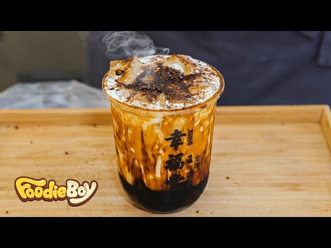 Видео: Молоко с пузырьками и коричневым сахаром - Уличная еда в Корее