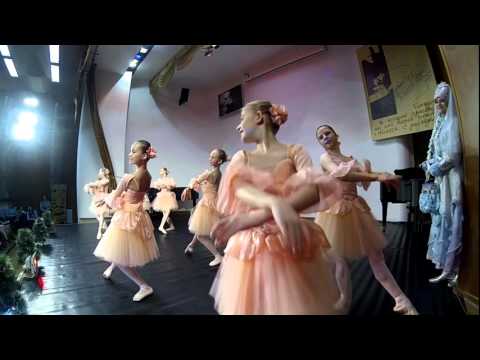 Видео: ДШИ им.С.Т.Рихтера. Менуэт. 26.12.2015.