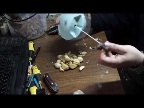 Видео: обзор на чистелку для чеснока  - GARLIC PEELER быстрая чистка чеснока!