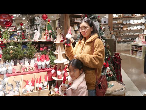 Видео: ВЛОГМАС#2 ШОПИНГ В КОРЕЕ НА НОВЫЙ ГОД/ НАРЯЖАЕМ ЁЛКУ/ Виктория Ким