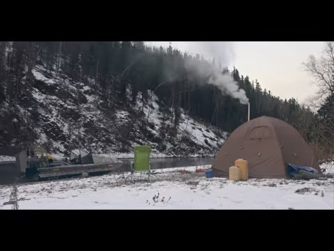 Видео: ЗАБРАЛИСЬ В РЕАЛЬНУЮ ДИЧЬ! РЫБАЛКА В СИБИРСКОЙ ГЛУШИ. ТАЙГА