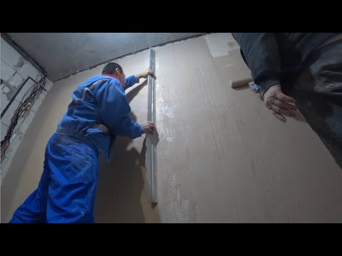 Видео: Как мы армируем стены штукатурной сеткой с помощью валика