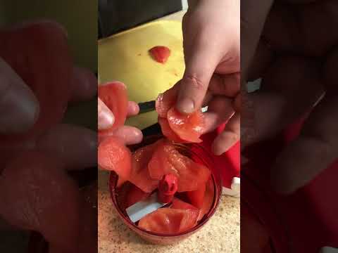 Видео: Овощи с моцарелла Galbani и рулетами из курицы от Шеф-повара Максима Никитина