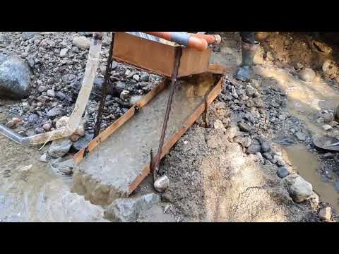 Видео: Практическая добыча золота с помощью этого самодельного крупного банкира