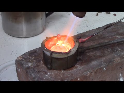 Видео: Как плавить серебряные опилки (потери 5%)