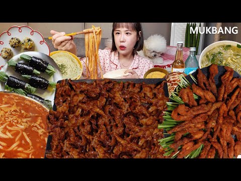Видео: титр) 14 servings Spicy chicken feet Hot chicken noodles Chicken Neck Fillet realsound asmr mukbang