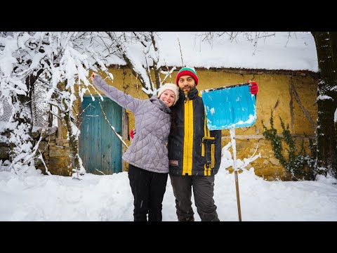 Видео: ЖИВОТ НА СЕЛО: Първа Коледа у дома + БЕДСТВЕНО ПОЛОЖЕНИЕ ❄️ | Boho Soulz