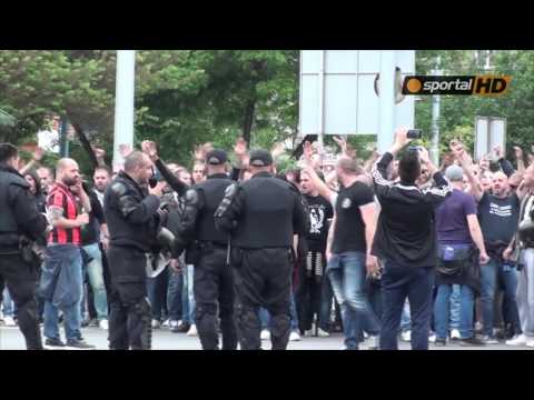 Видео: Шествие на ''смърфовете'' преди пловдивското дерби