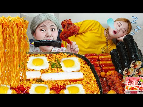 Видео: MUKBANG Delicious tteokpokki & Chicken swicy food EATING SHOW от HIU 하이유