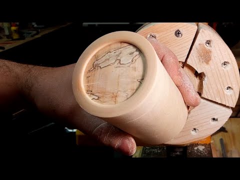Видео: И вновь сырое точение. Старый метод изготовления емкости.