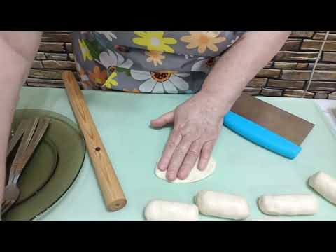 Видео: ВОЗДУШНЫЕ И ОЧЕНЬ ВКУСНЫЕ СОСИСКИ В ТЕСТЕ ВО ФРИТЮРЕ И В ДУХОВКЕ.😋👍#сосискивтесте #вкуснопросто #еда