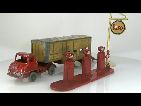 Видео: Скотовоз Thames Trader Jennings и дозаторы Esso № M7 и A1. Ремонт.