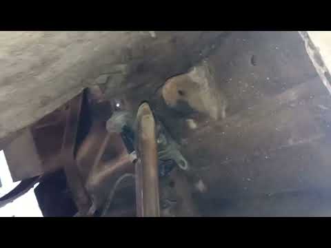 Видео: КАМАЗ. замена торсионов кабины. простой способ.