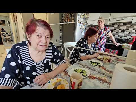 Видео: Пообедал с мамой