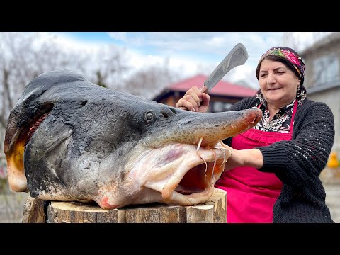 Видео: Рецепт Бабушкиного Супа из Осетровых Голов Монстра: Уникальная Техника Приготовления Рыбы!